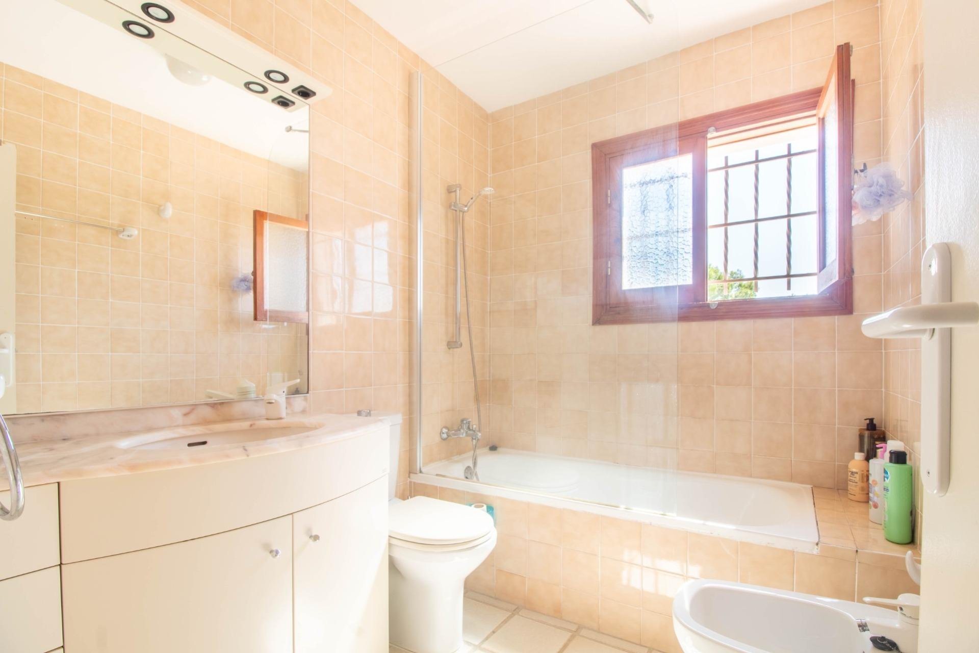 Återförsäljning - Semi detached -
Cabo Roig