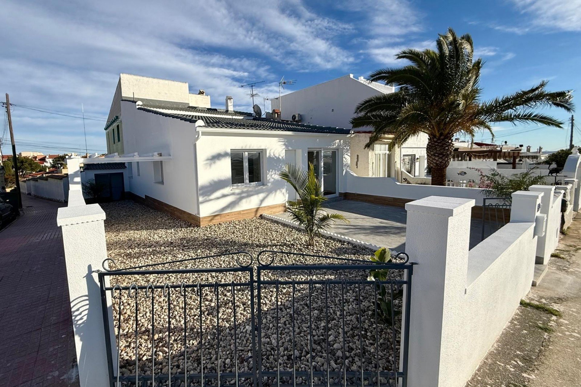 Återförsäljning - Semi detached -
Ciudad quesada - Rojales