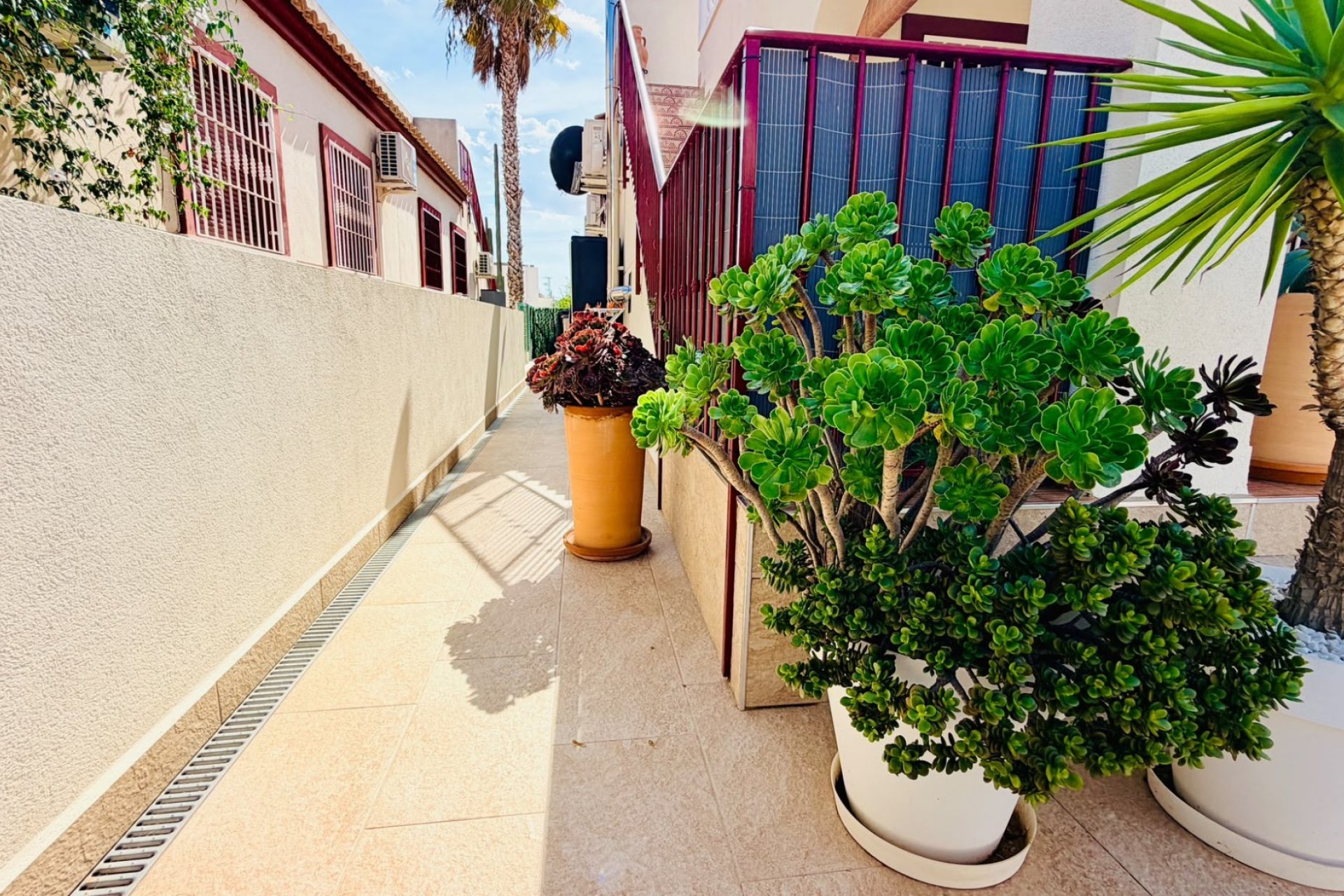 Återförsäljning - Semi detached -
Daya Nueva