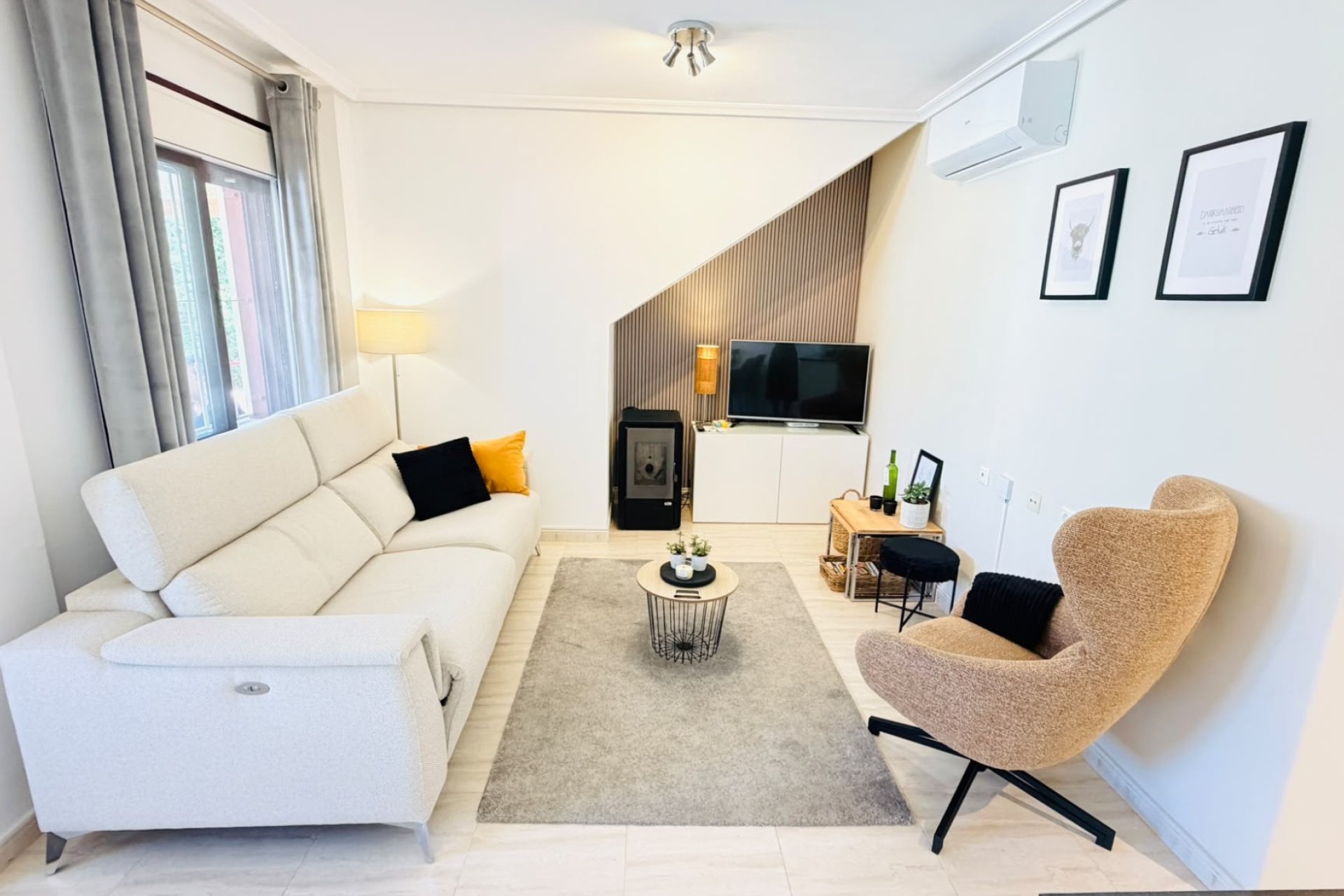 Återförsäljning - Semi detached -
Daya Nueva