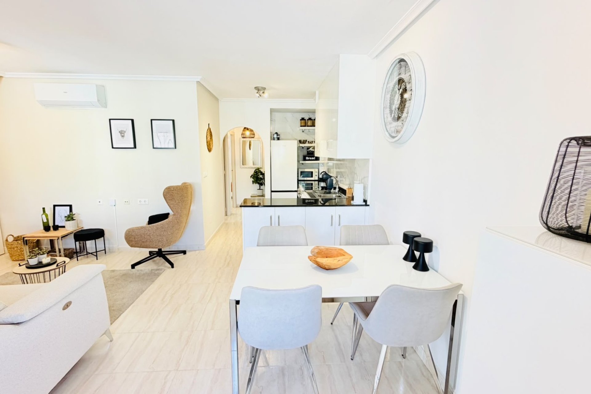 Återförsäljning - Semi detached -
Daya Nueva