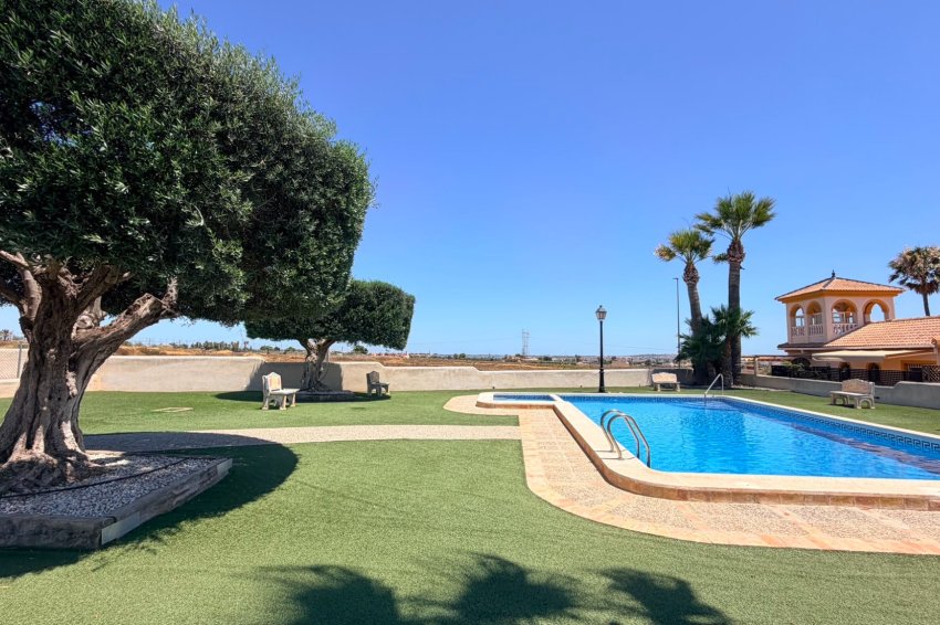 Återförsäljning - Semi detached -
Los Montesinos - Urbanizacion montesol