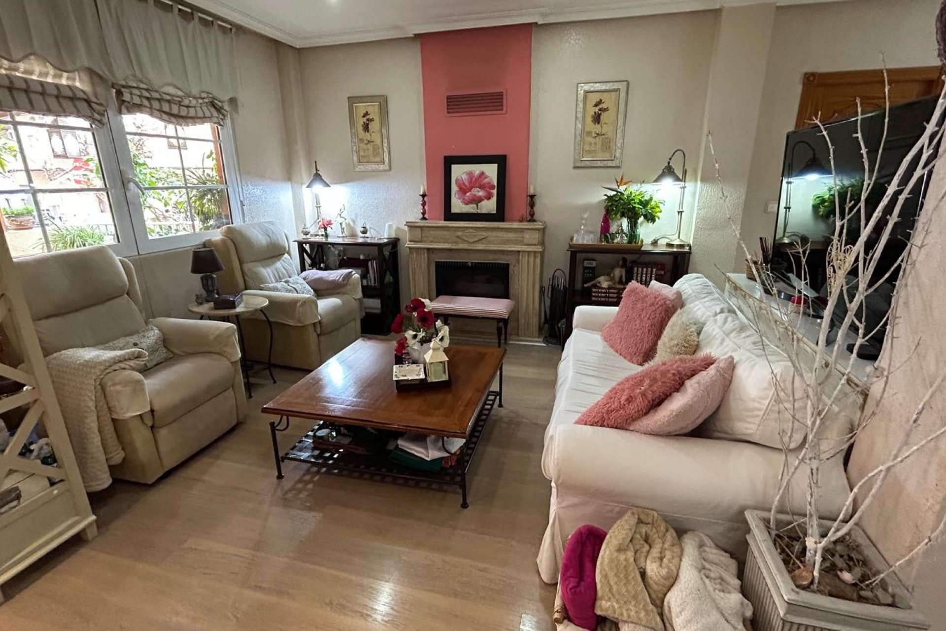 Återförsäljning - Semi detached -
Los Montesinos