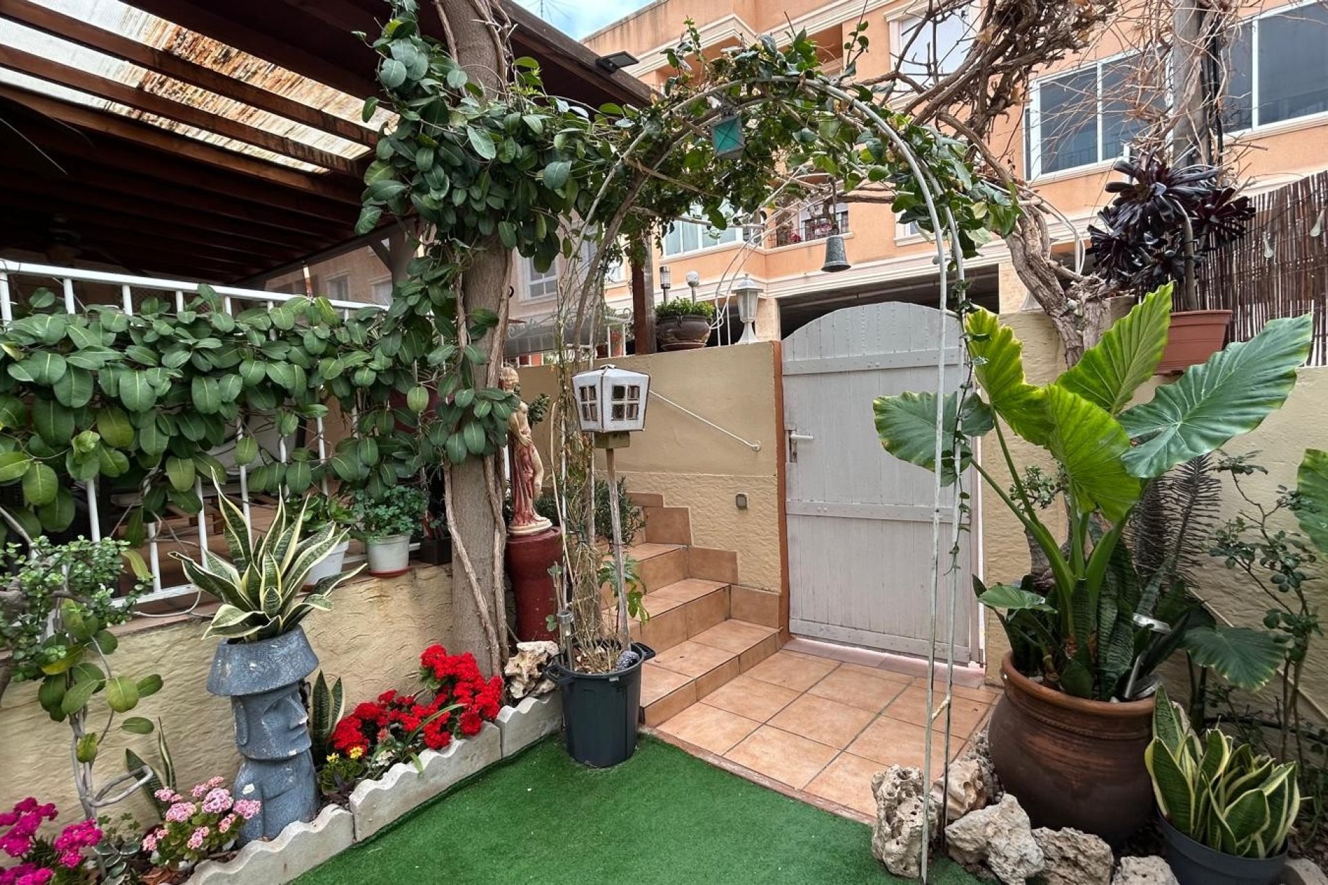 Återförsäljning - Semi detached -
Los Montesinos