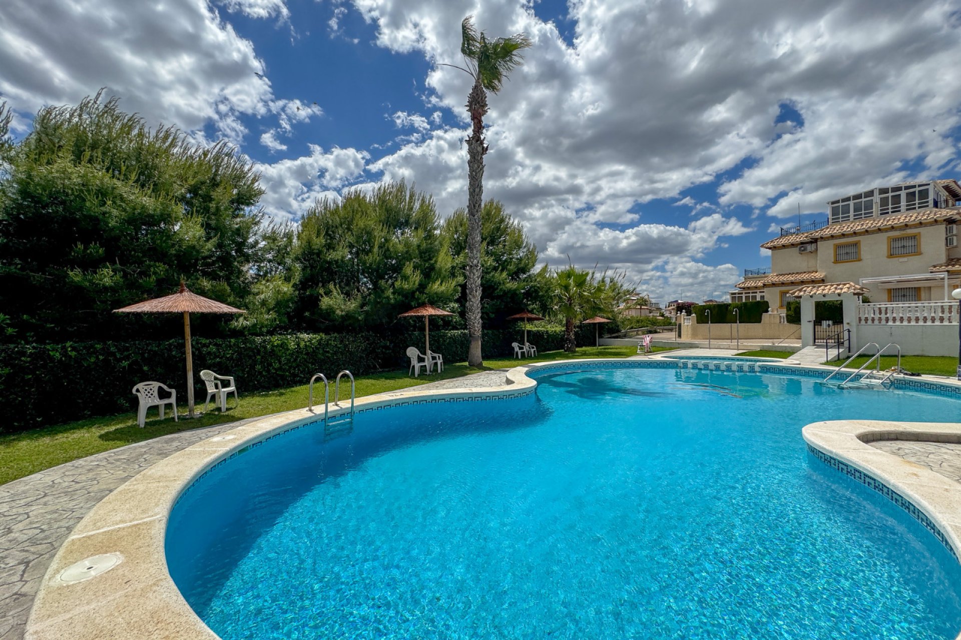 Återförsäljning - Semi detached -
Orihuela Costa - La Zenia