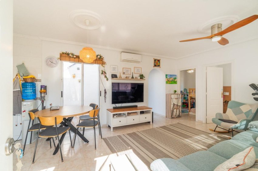 Återförsäljning - Semi detached -
Orihuela Costa - Punta Prima