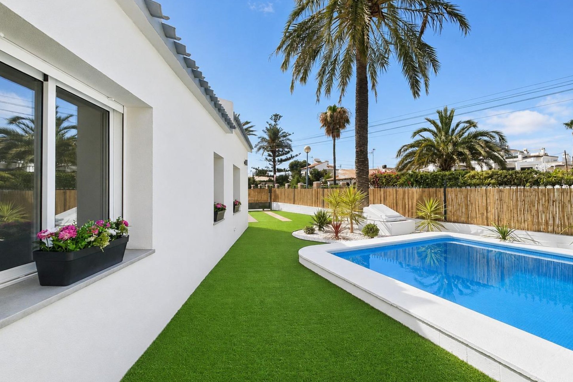 Återförsäljning - Semi detached -
Orihuela Costa - Punta Prima