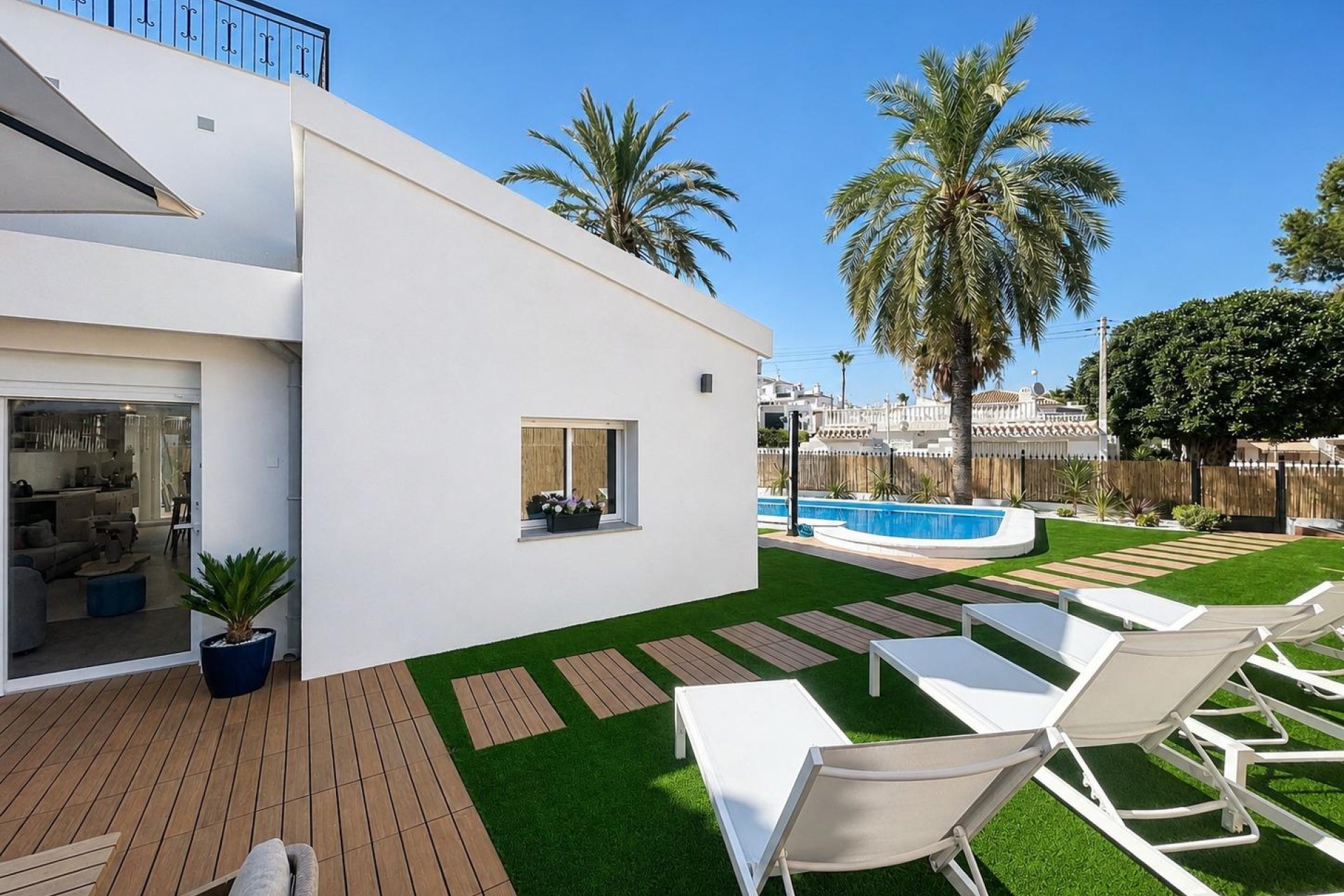 Återförsäljning - Semi detached -
Orihuela Costa - Punta Prima