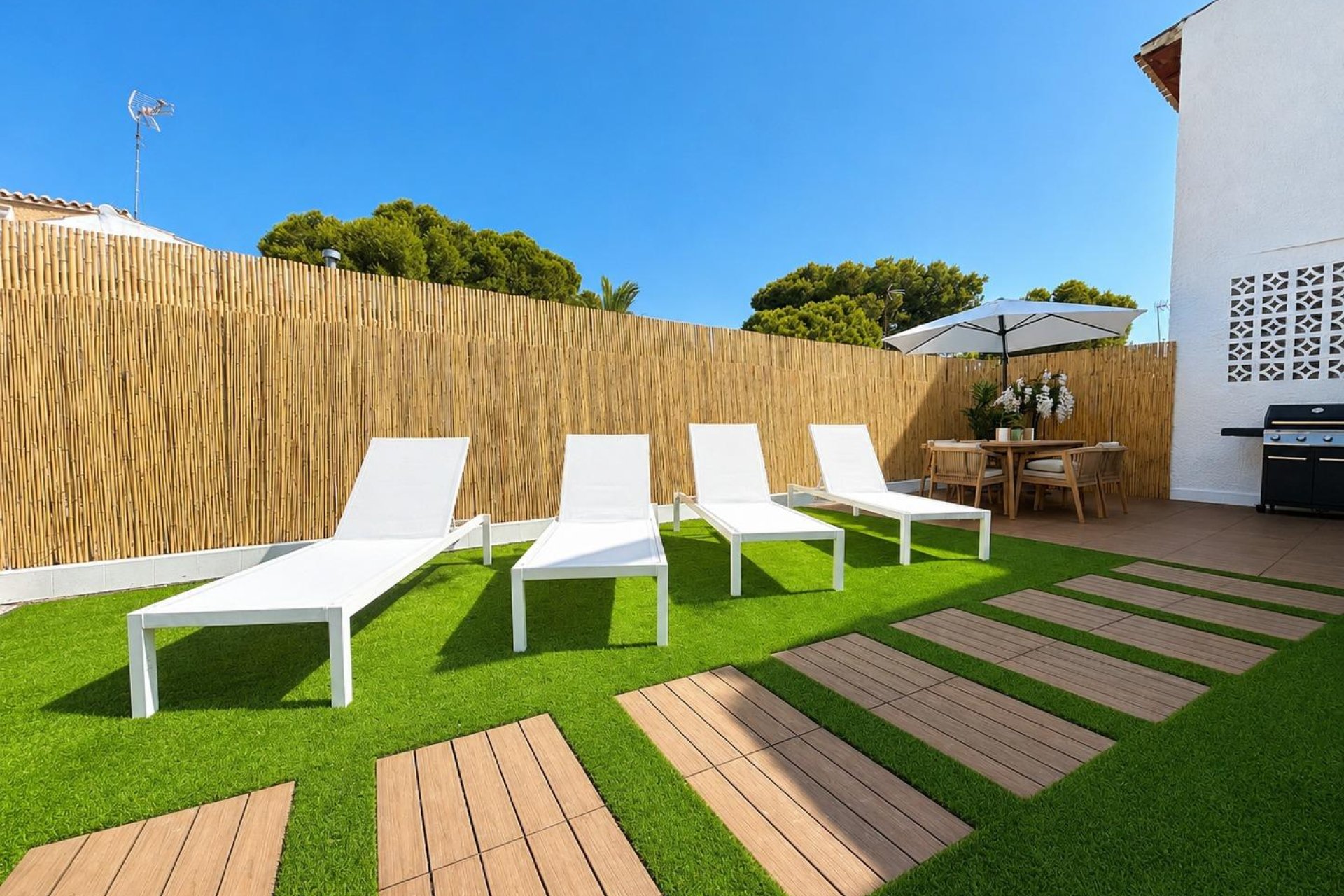 Återförsäljning - Semi detached -
Orihuela Costa - Punta Prima