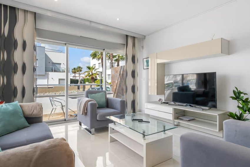Återförsäljning - Semi detached -
Punta Prima - Marina Med
