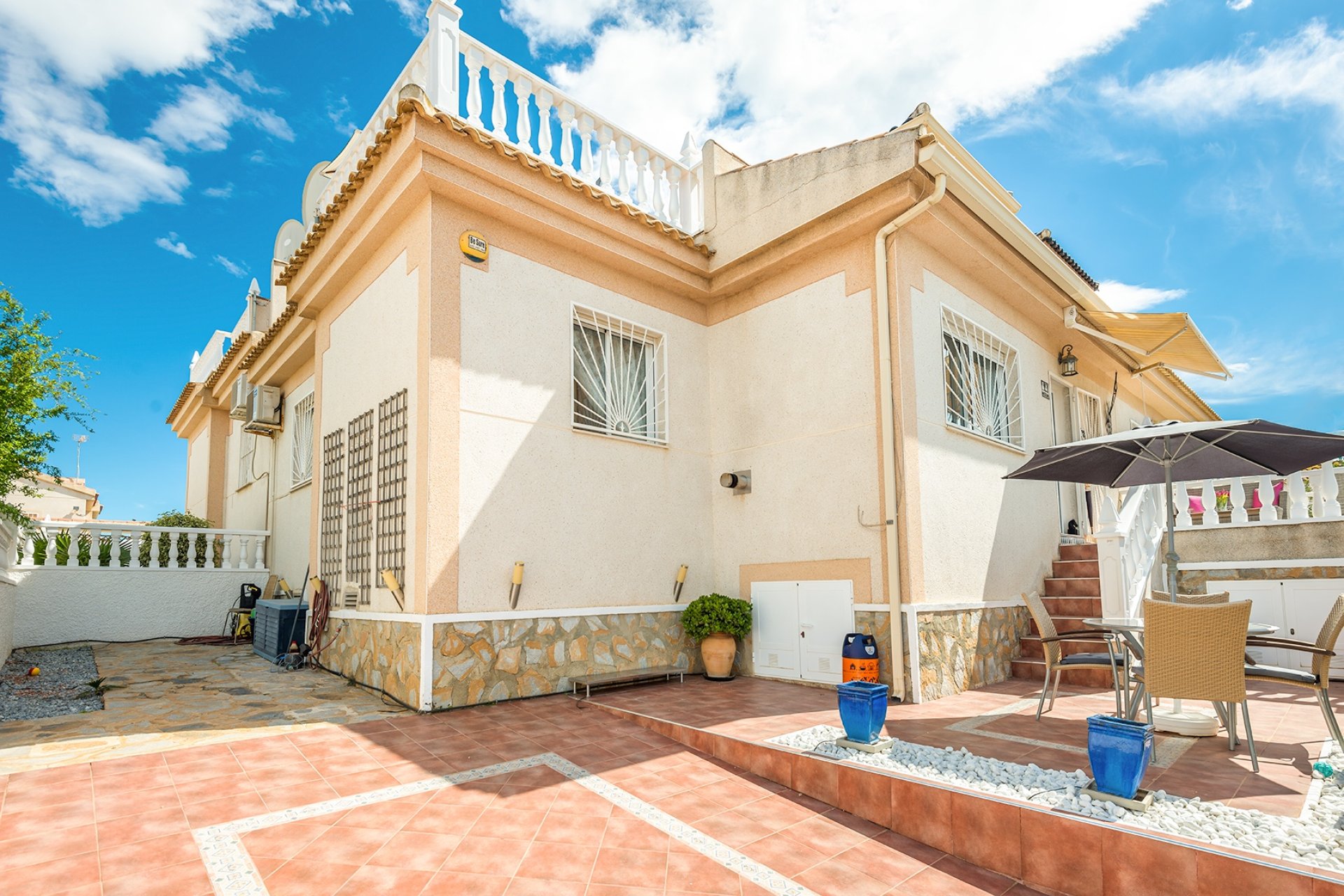 Återförsäljning - Semi detached -
Rojales - Benimar