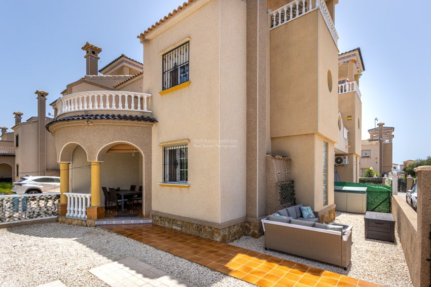 Återförsäljning - Semi - Detached Villa -
Guardamar del Segura - Urb el raso