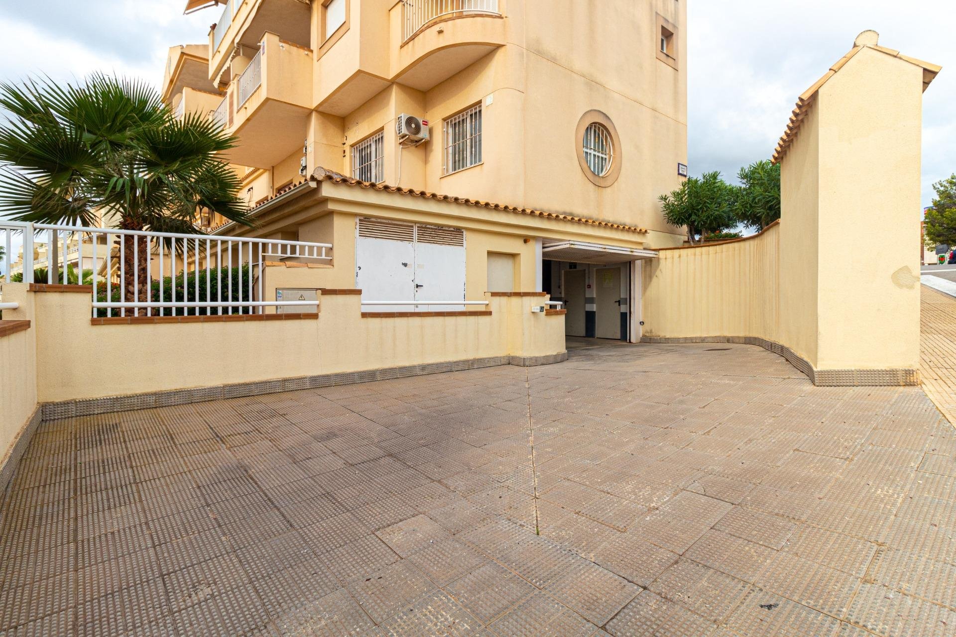 Återförsäljning - Storeroom -
Orihuela Costa - Agua Marina