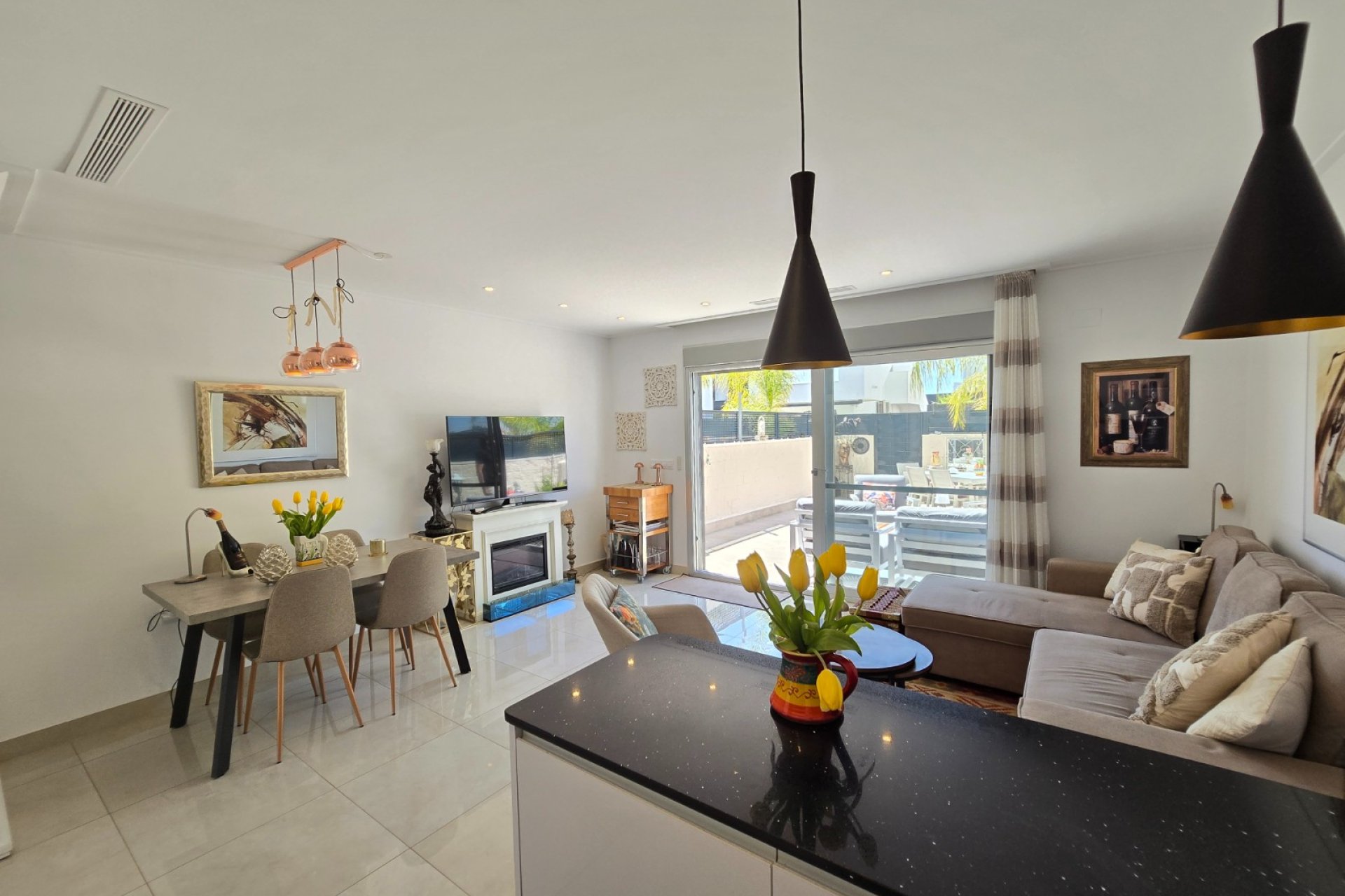 Återförsäljning - Townhouse * -
Ciudad Quesada * - Doña Pepa *