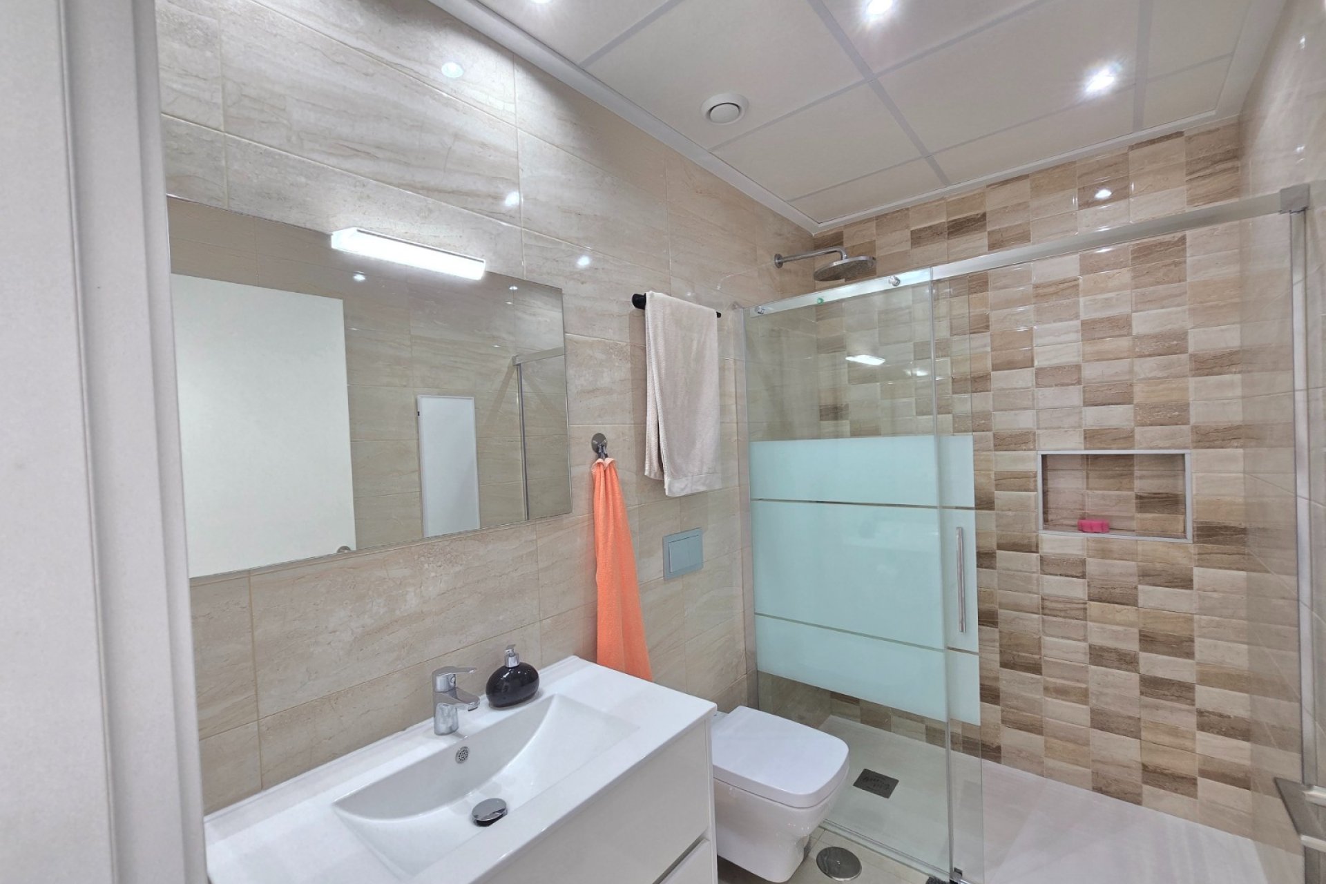 Återförsäljning - Townhouse * -
Ciudad Quesada * - Doña Pepa *