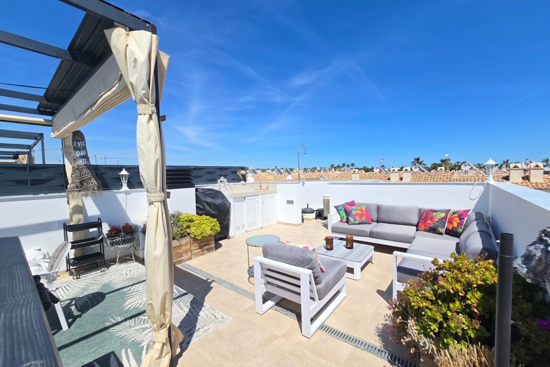 Återförsäljning - Townhouse * -
Ciudad Quesada * - Doña Pepa *