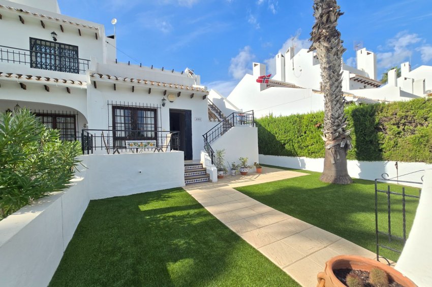 Återförsäljning - Townhouse * -
Villamartin * - Los Dolses *