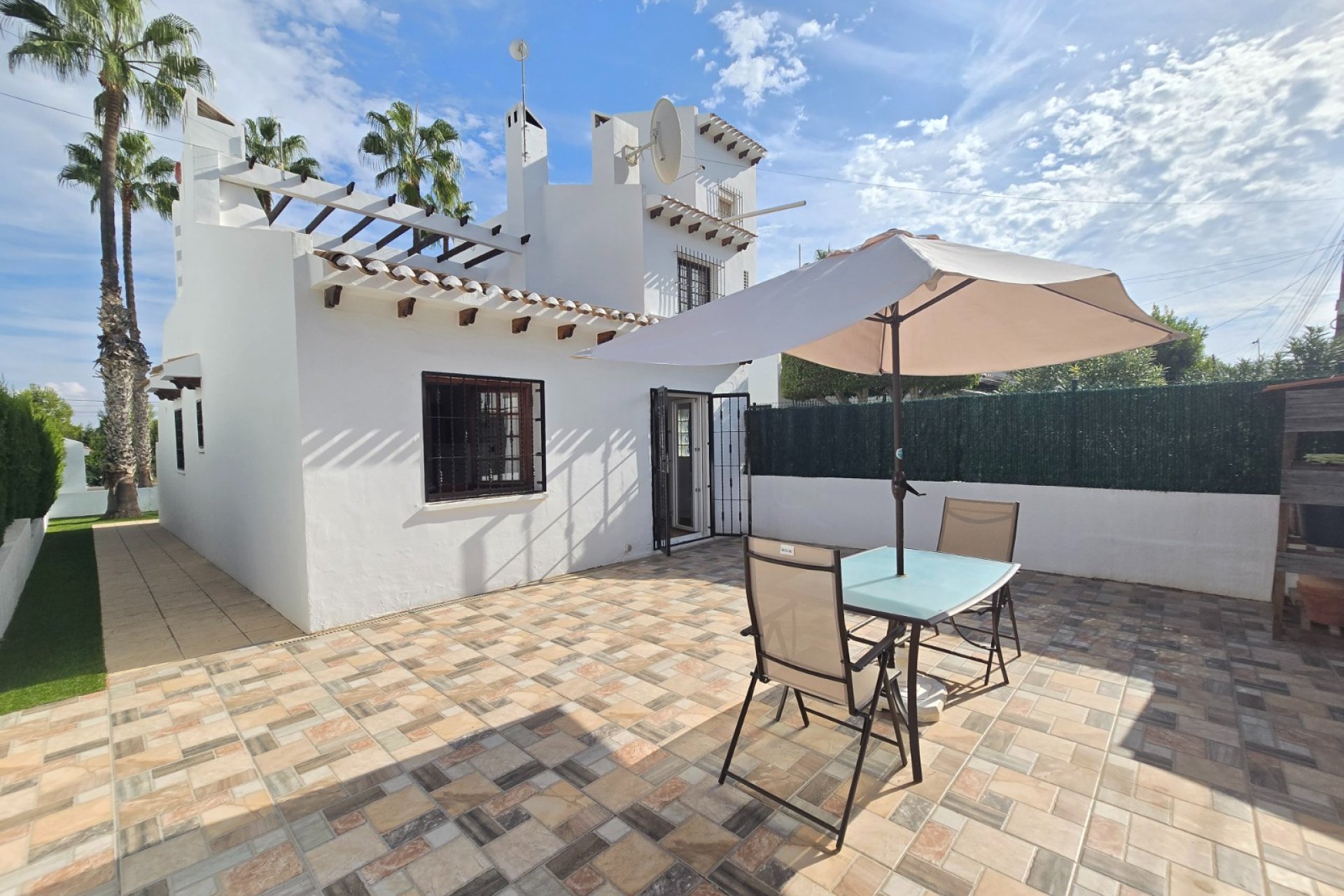 Återförsäljning - Townhouse * -
Villamartin * - Los Dolses *