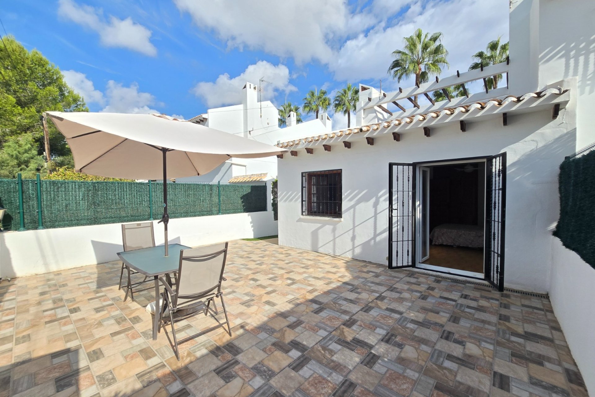 Återförsäljning - Townhouse * -
Villamartin * - Los Dolses *