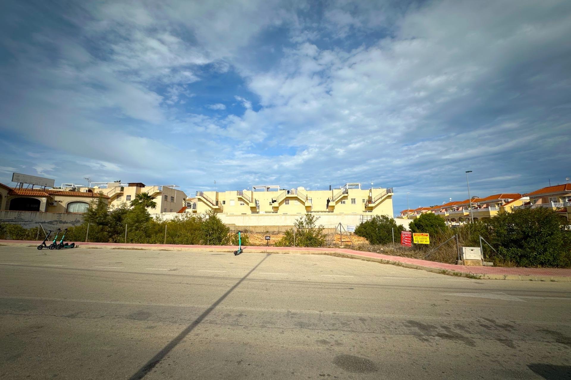 Återförsäljning - Urban building plot -
Orihuela Costa - Playa Flamenca