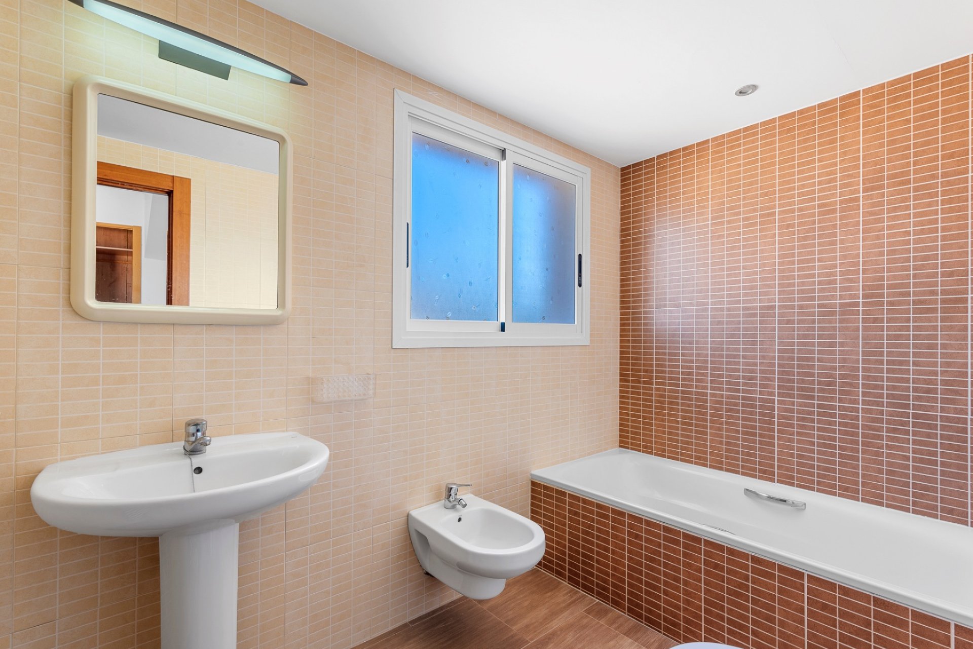 Återförsäljning - Villa -
Alfas del Pí