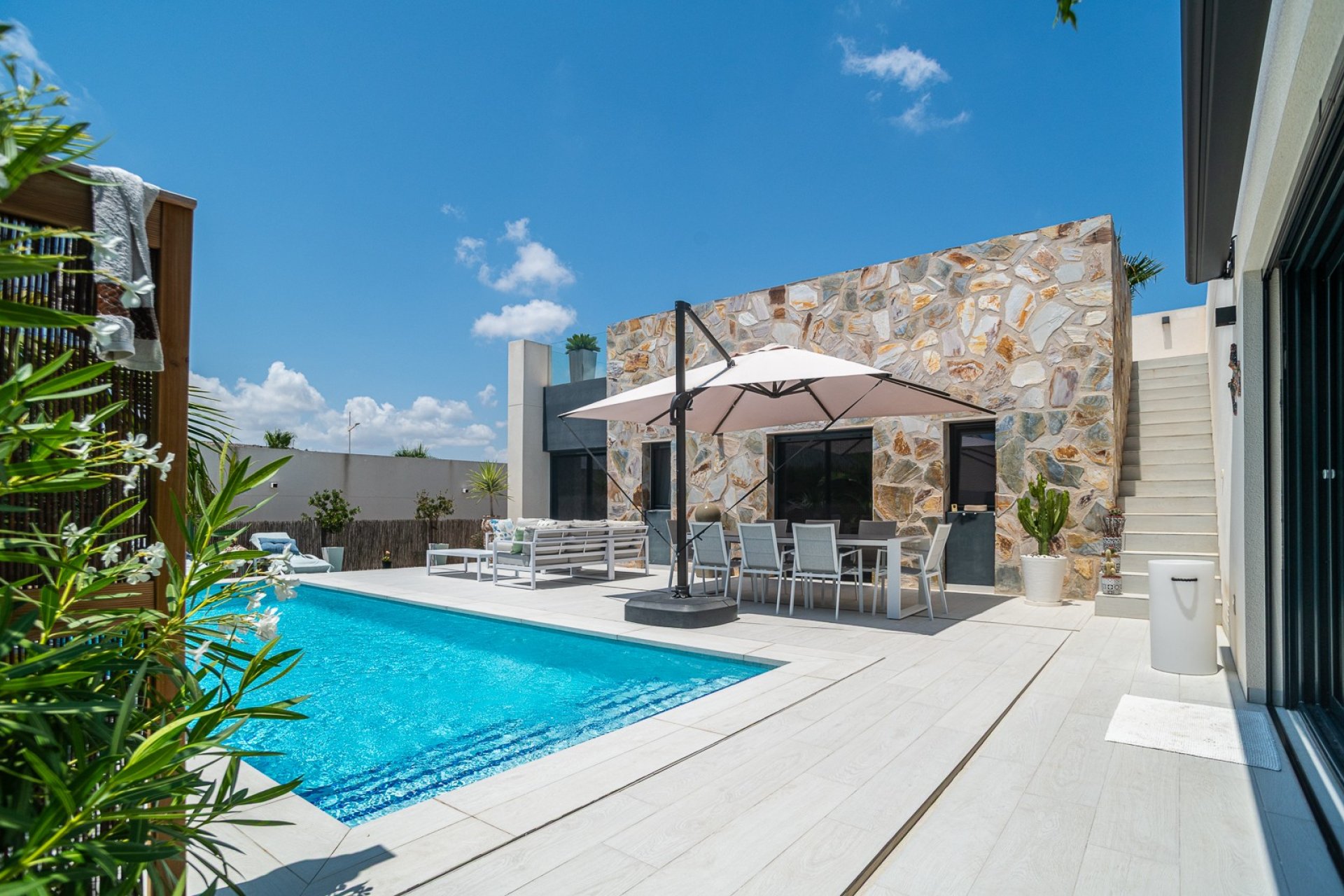 Återförsäljning - Villa -
Algorfa - La Finca Golf