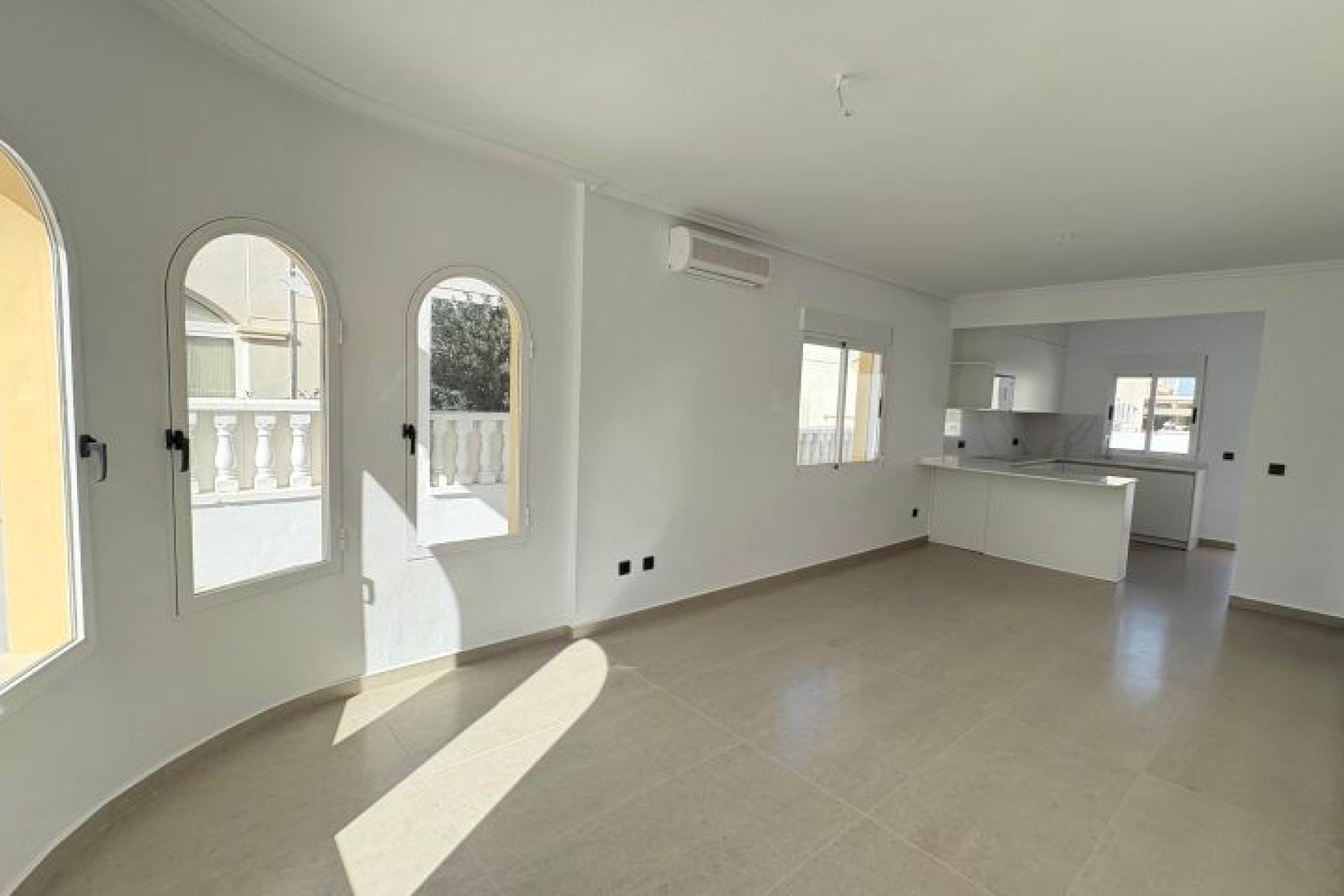 Återförsäljning - Villa -
Algorfa