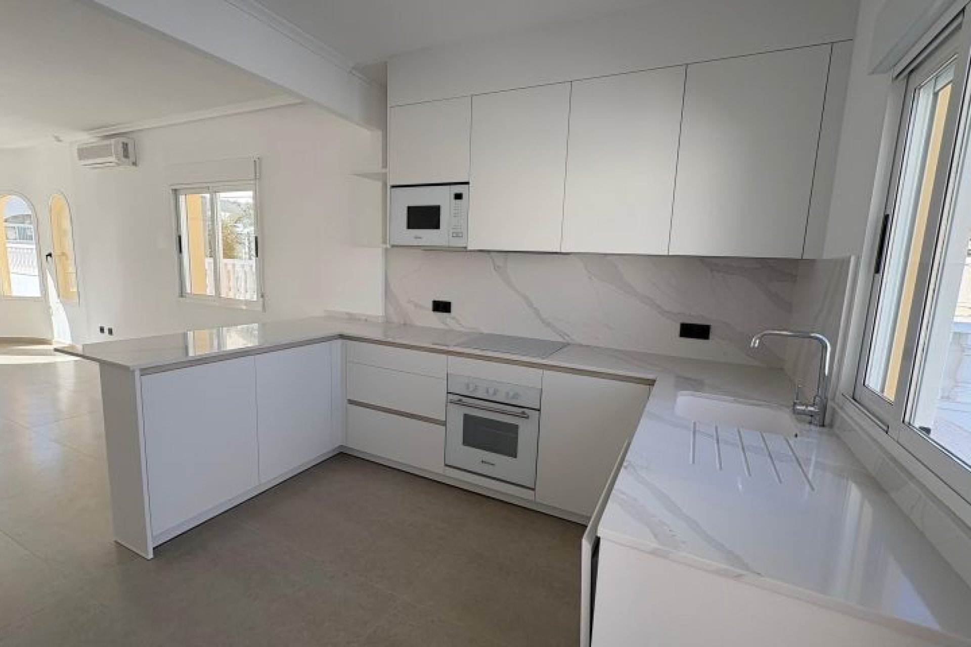 Återförsäljning - Villa -
Algorfa