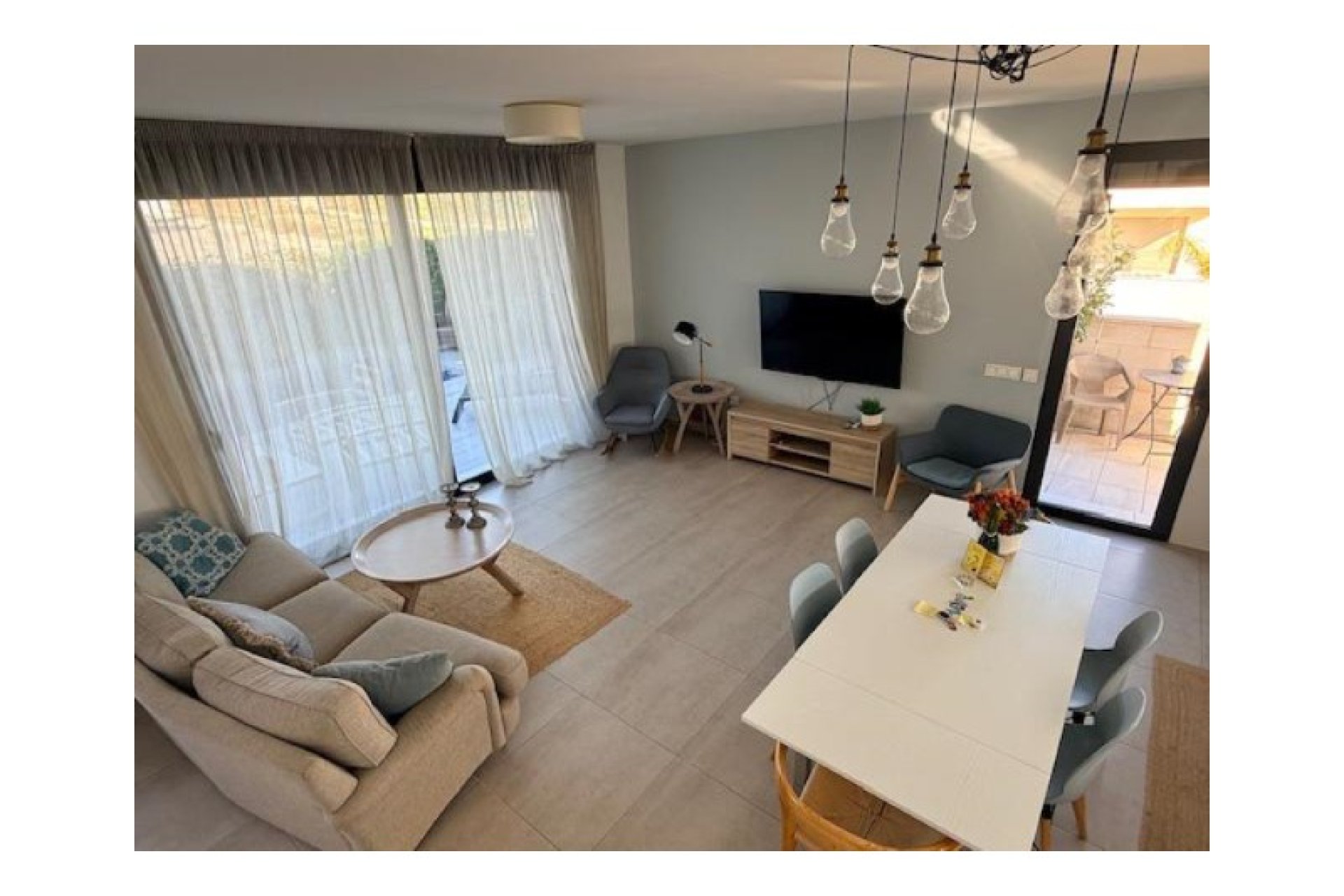 Återförsäljning - Villa -
Benijofar