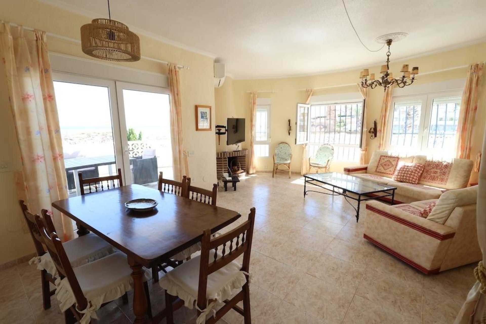 Återförsäljning - Villa -
Cabo Roig - Cala Capitan