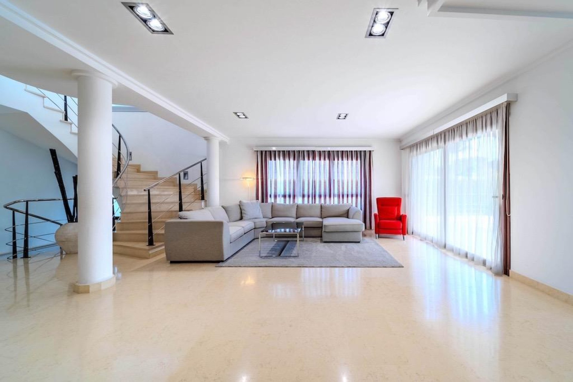 Återförsäljning - Villa -
Cabo Roig - Costa blanca