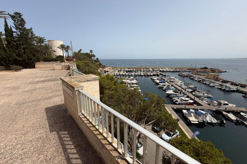 Återförsäljning - Villa -
Cabo Roig - Orihuela Costa