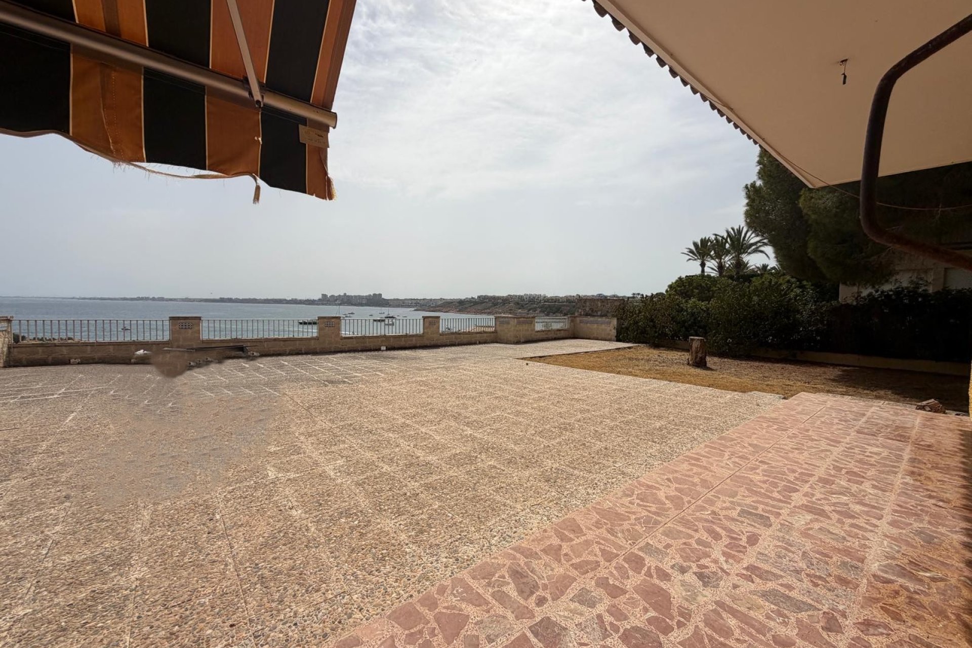 Återförsäljning - Villa -
Cabo Roig - Orihuela Costa