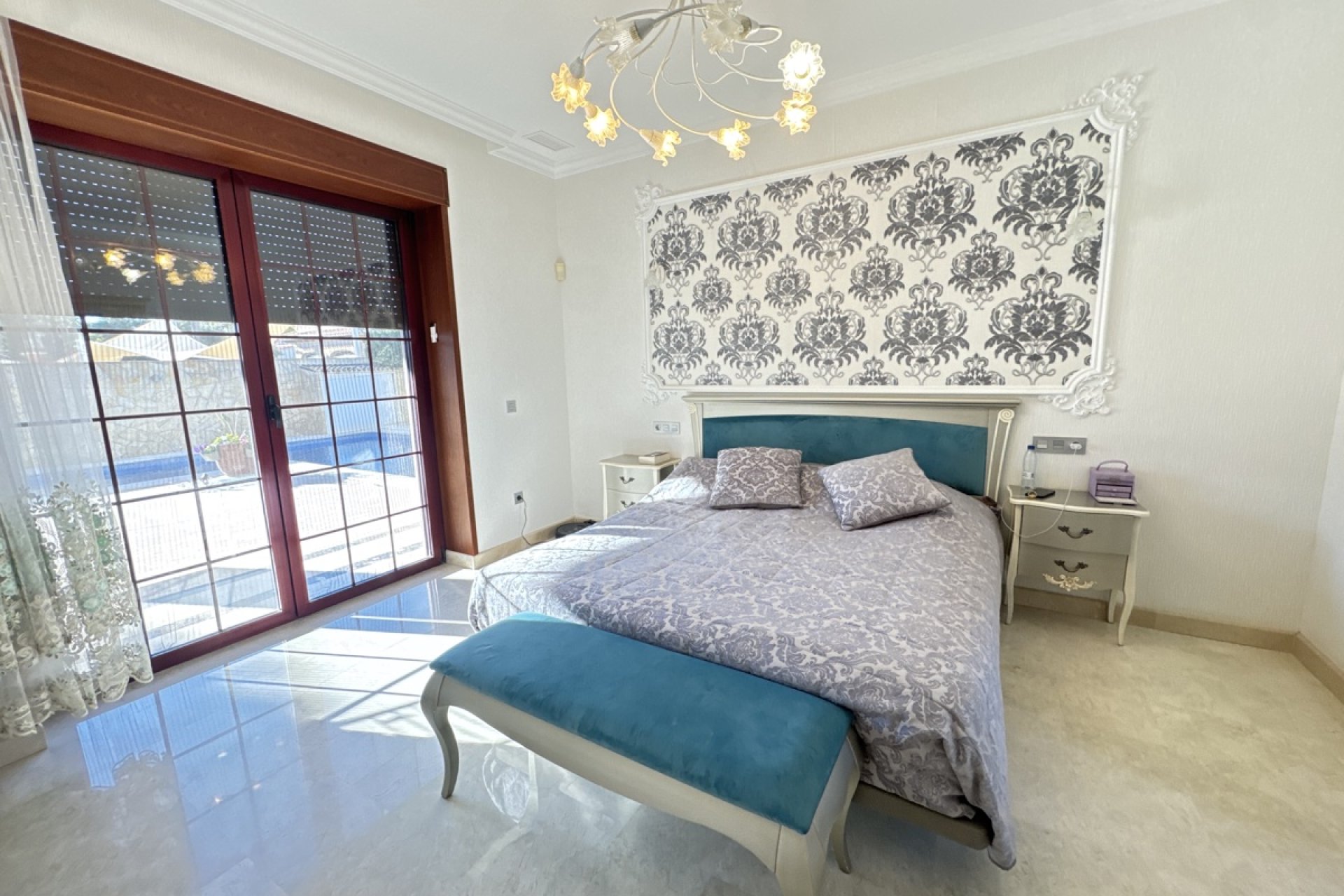 Återförsäljning - Villa -
Cabo Roig