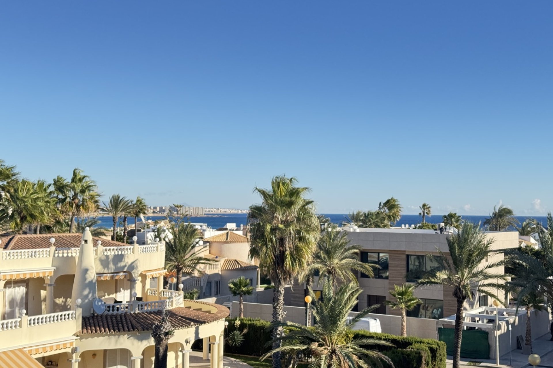 Återförsäljning - Villa -
Cabo Roig