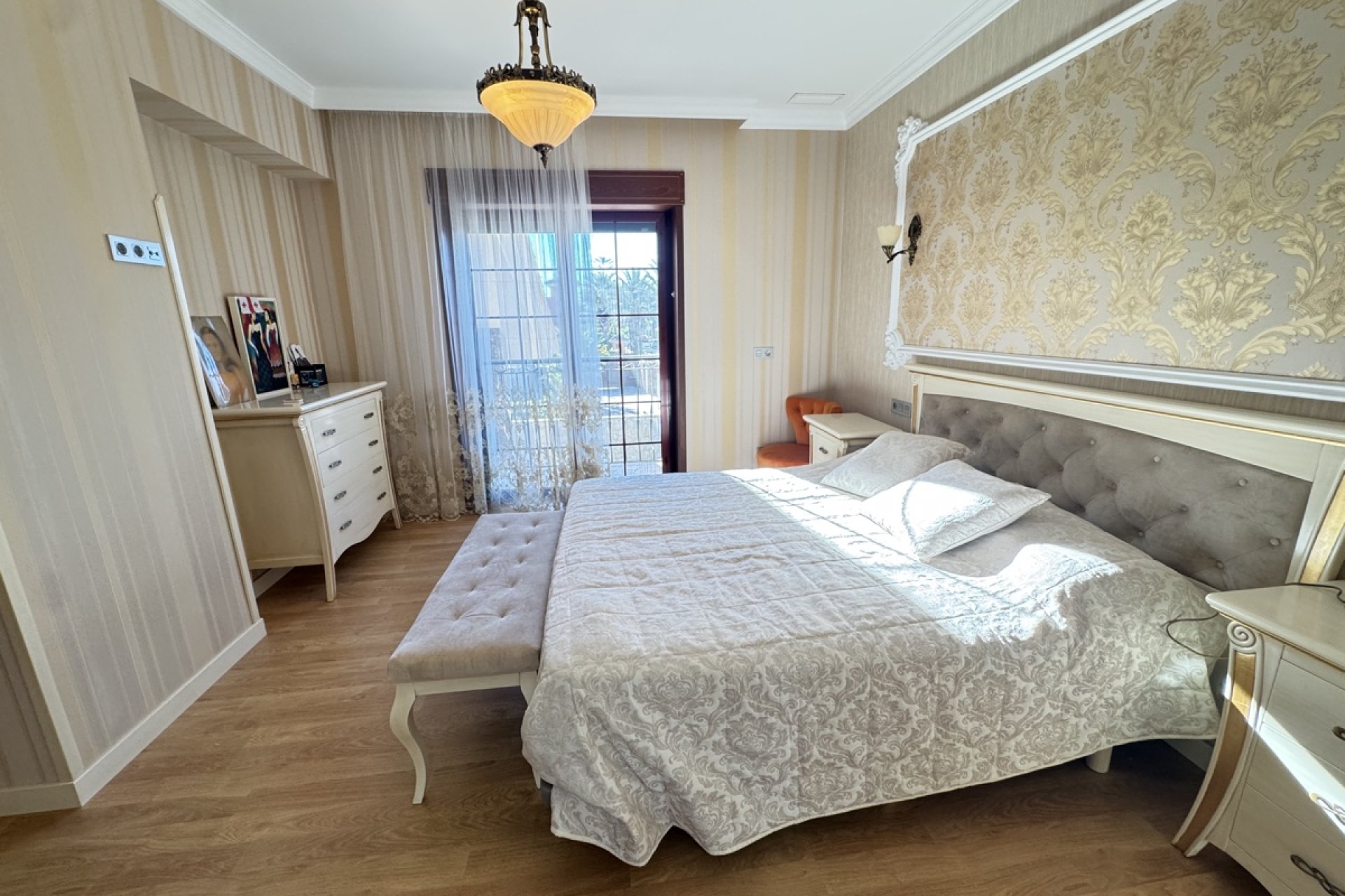 Återförsäljning - Villa -
Cabo Roig