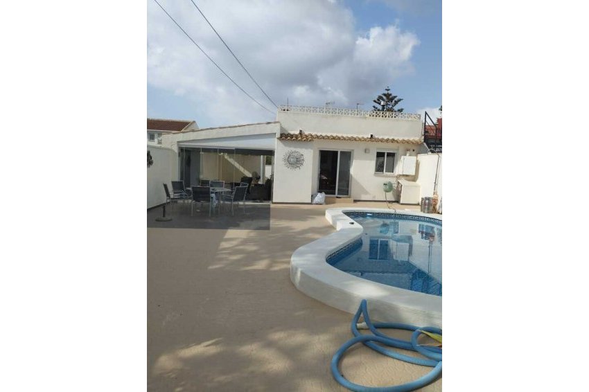 Återförsäljning - Villa -
Cabo Roig