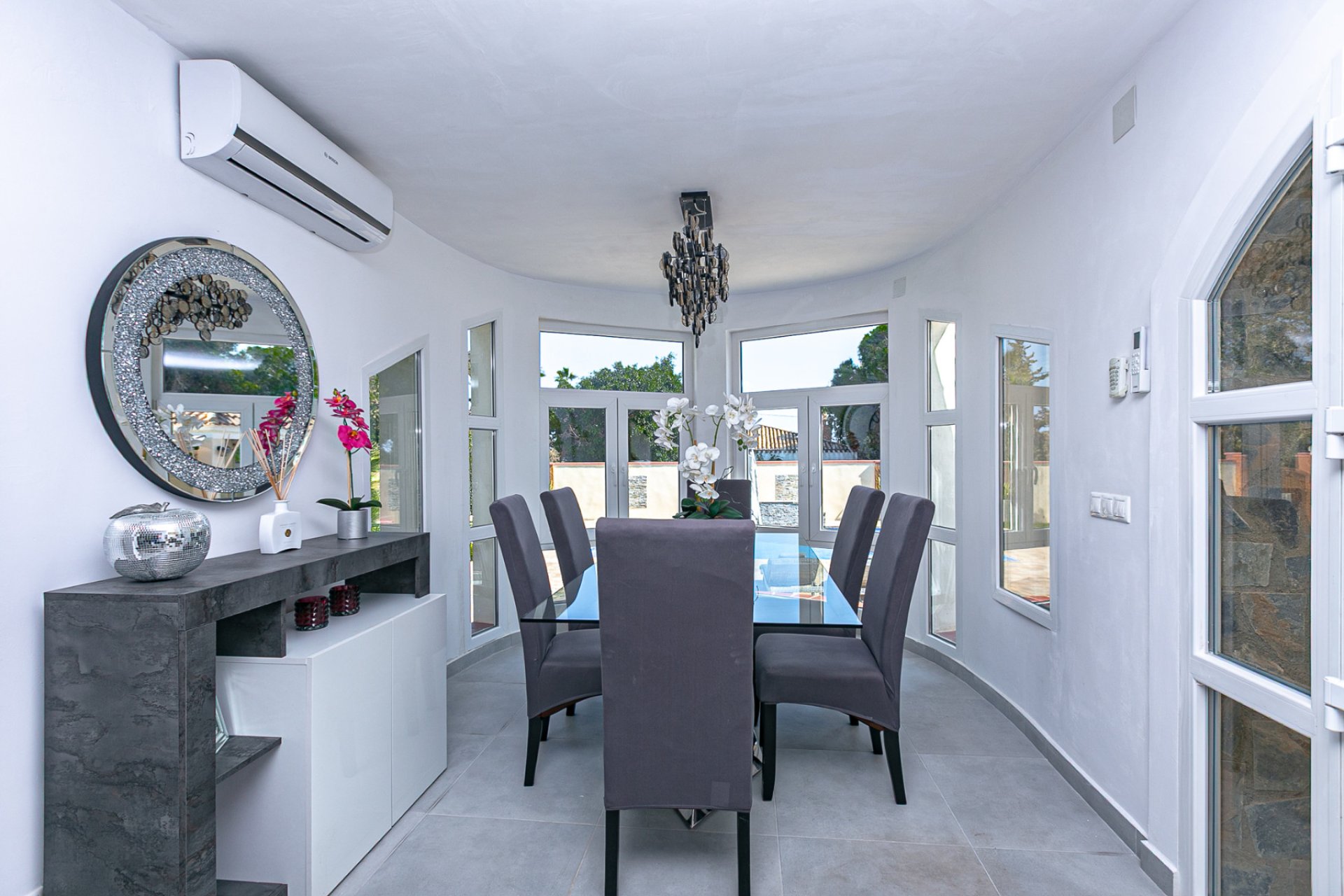 Återförsäljning - Villa -
Campoamor - Lomas de Don Juan