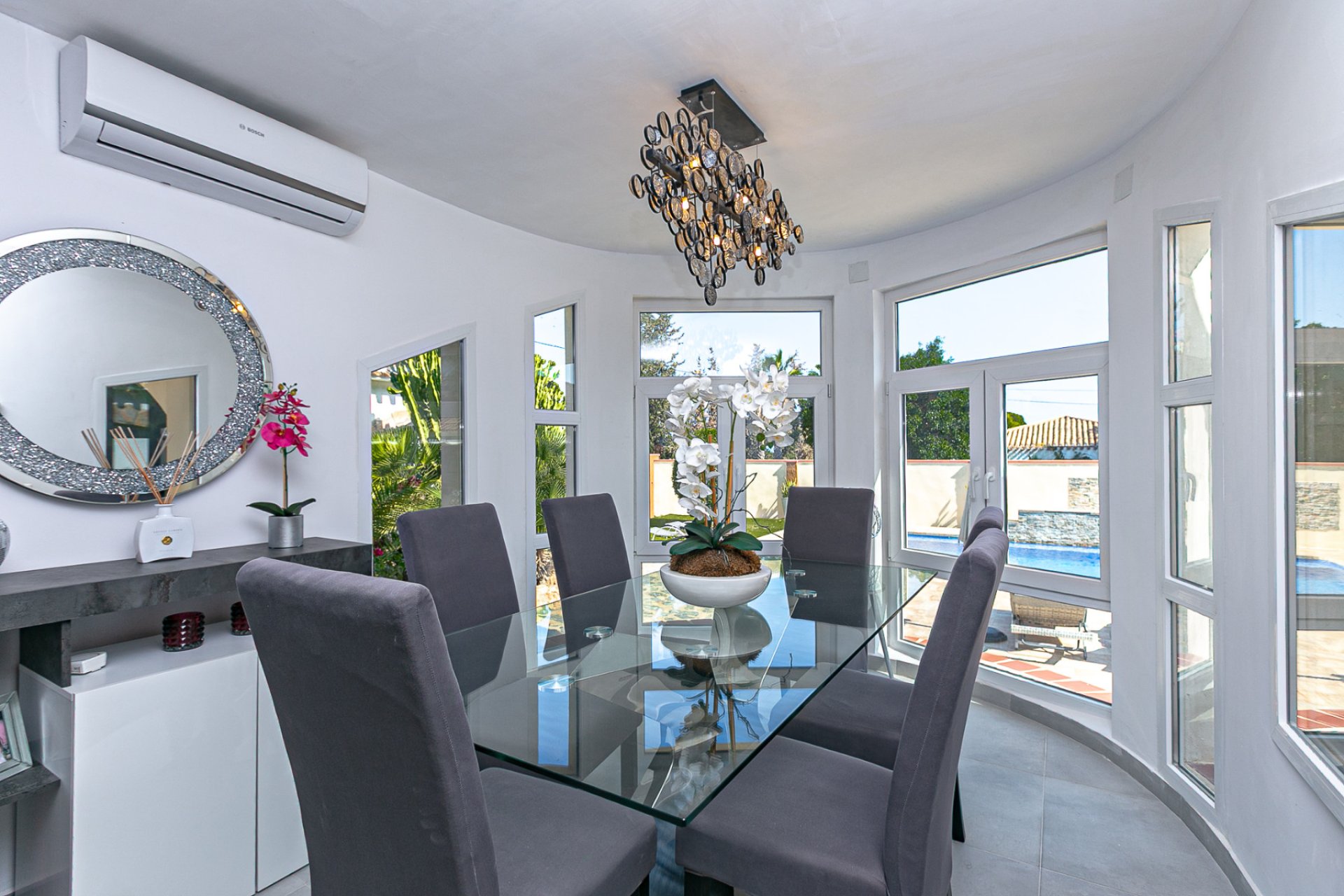 Återförsäljning - Villa -
Campoamor - Lomas de Don Juan