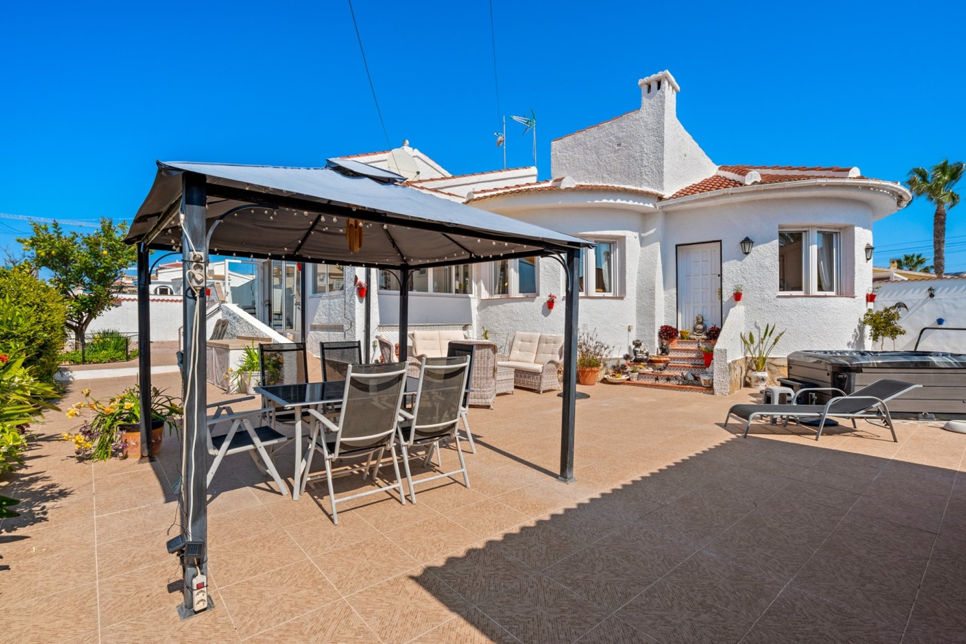 Återförsäljning - Villa -
Ciudad quesada - Rojales