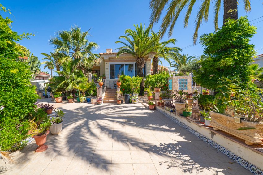 Återförsäljning - Villa -
Ciudad quesada - Rojales