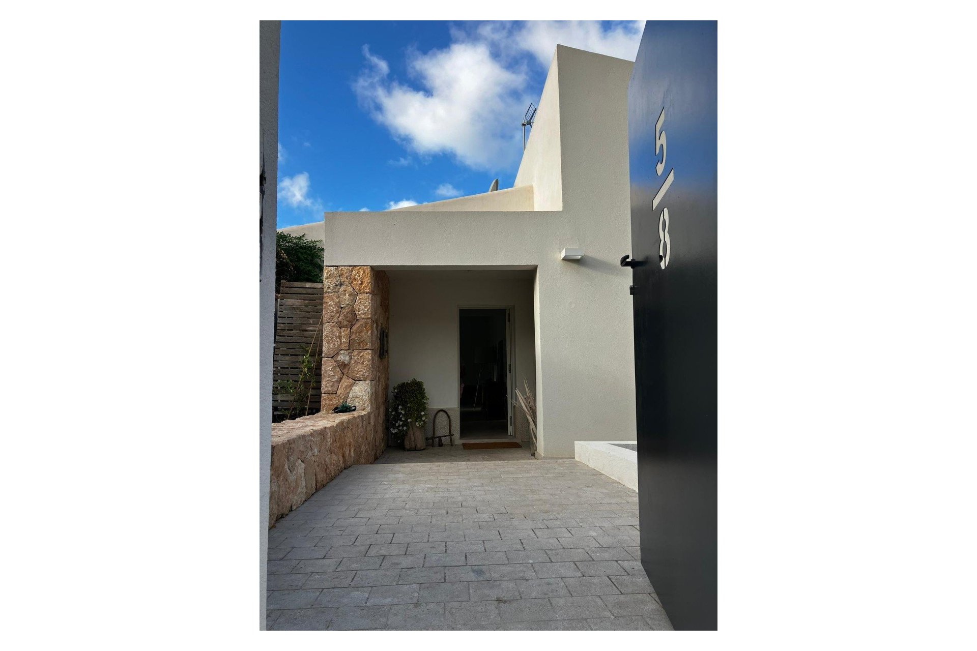 Återförsäljning - Villa -
Costa de la Calma - Calvià