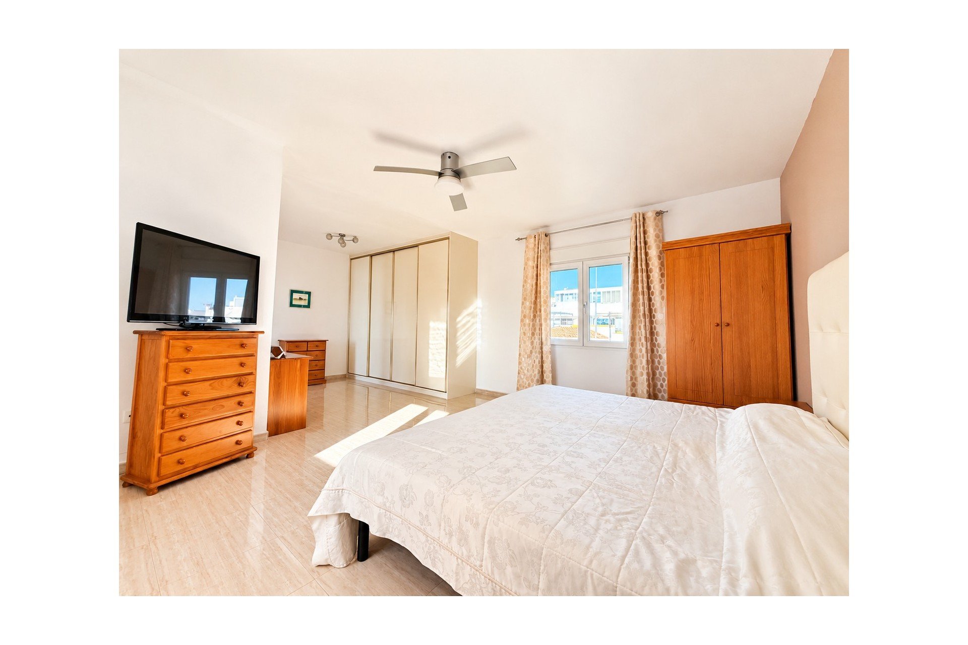 Återförsäljning - Villa Detached -
San Fulgencio - urb.la marina