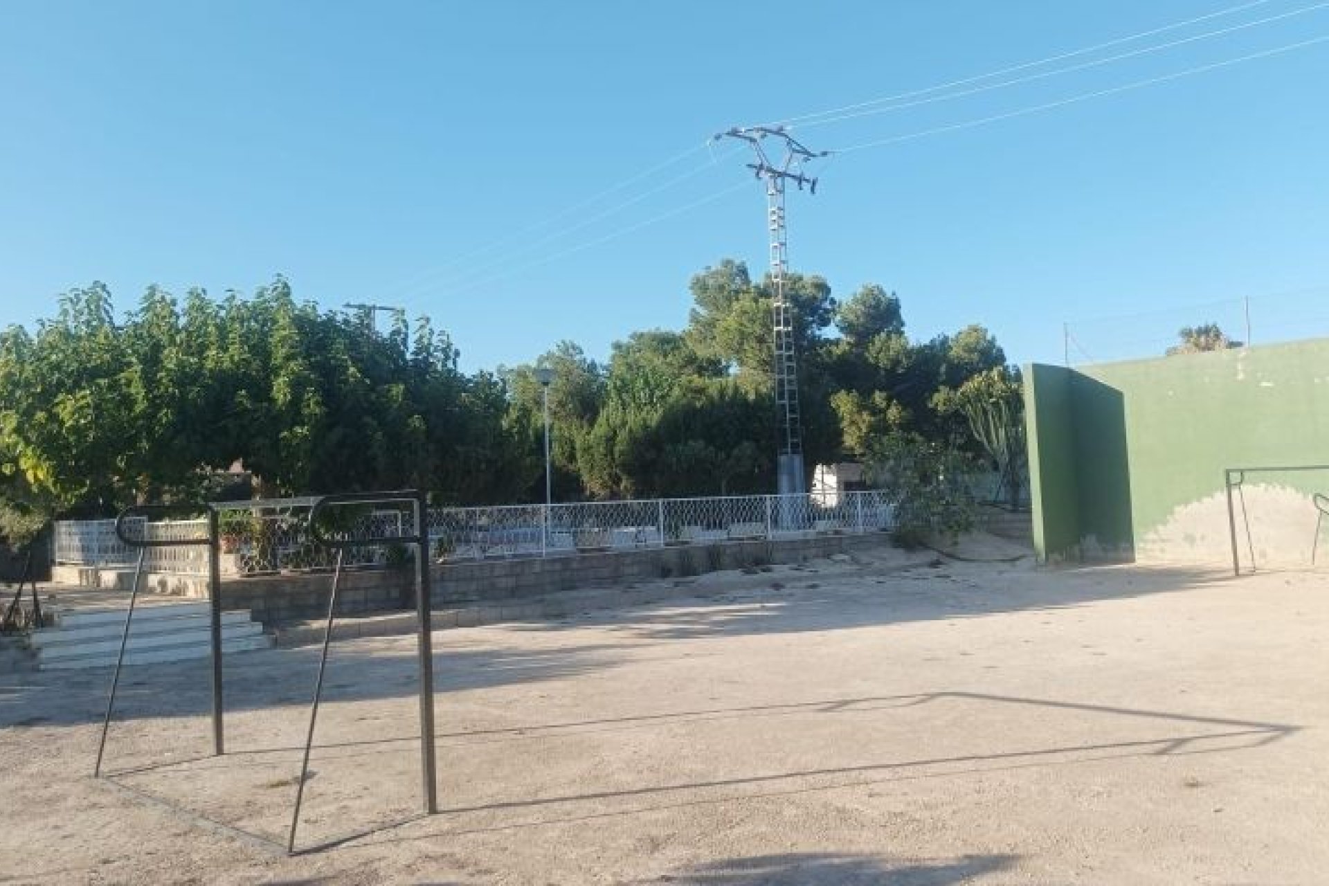 Återförsäljning - Villa -
Elche