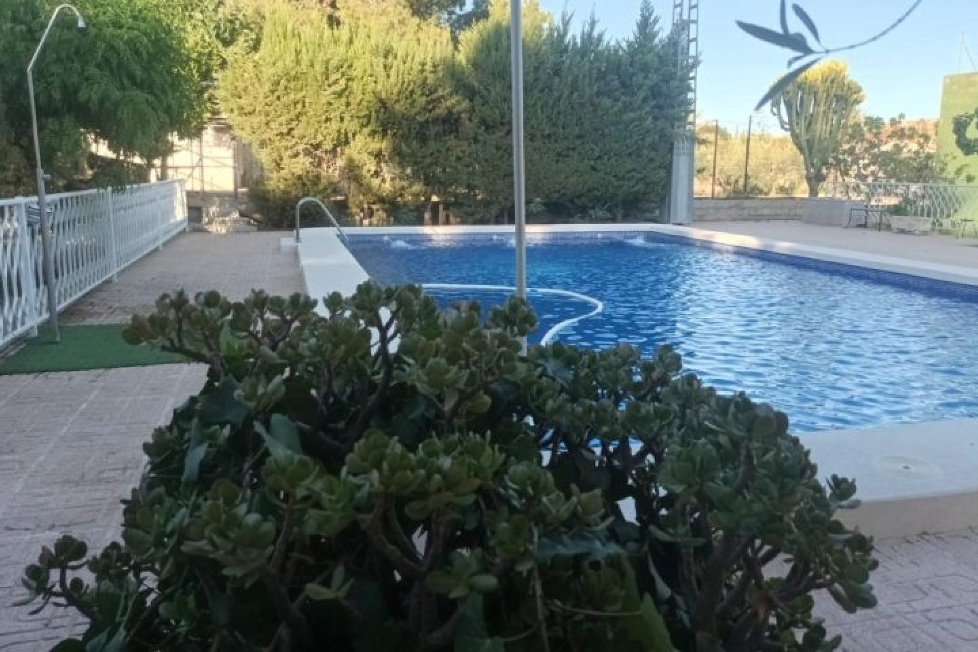 Återförsäljning - Villa -
Elche