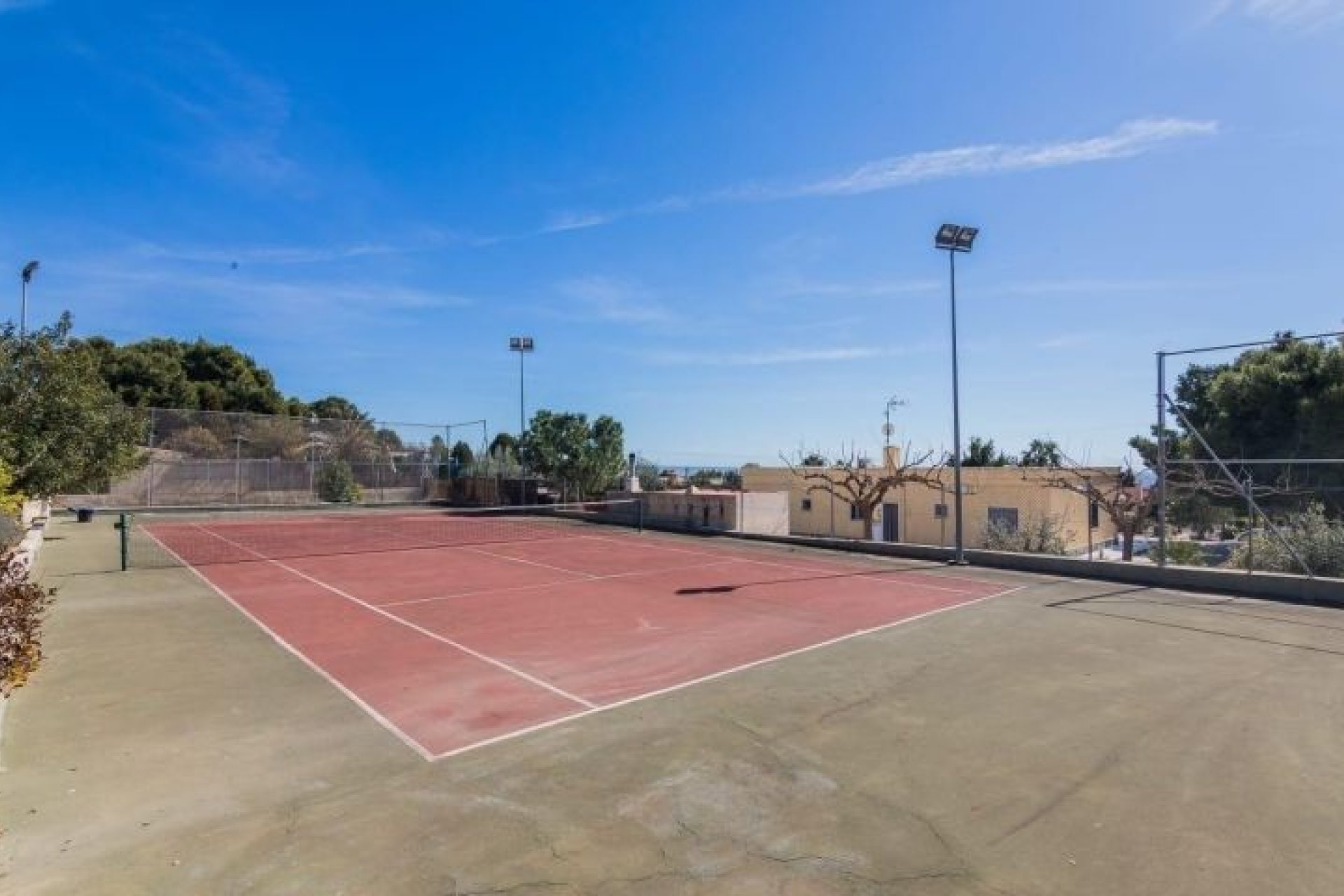 Återförsäljning - Villa -
Elche