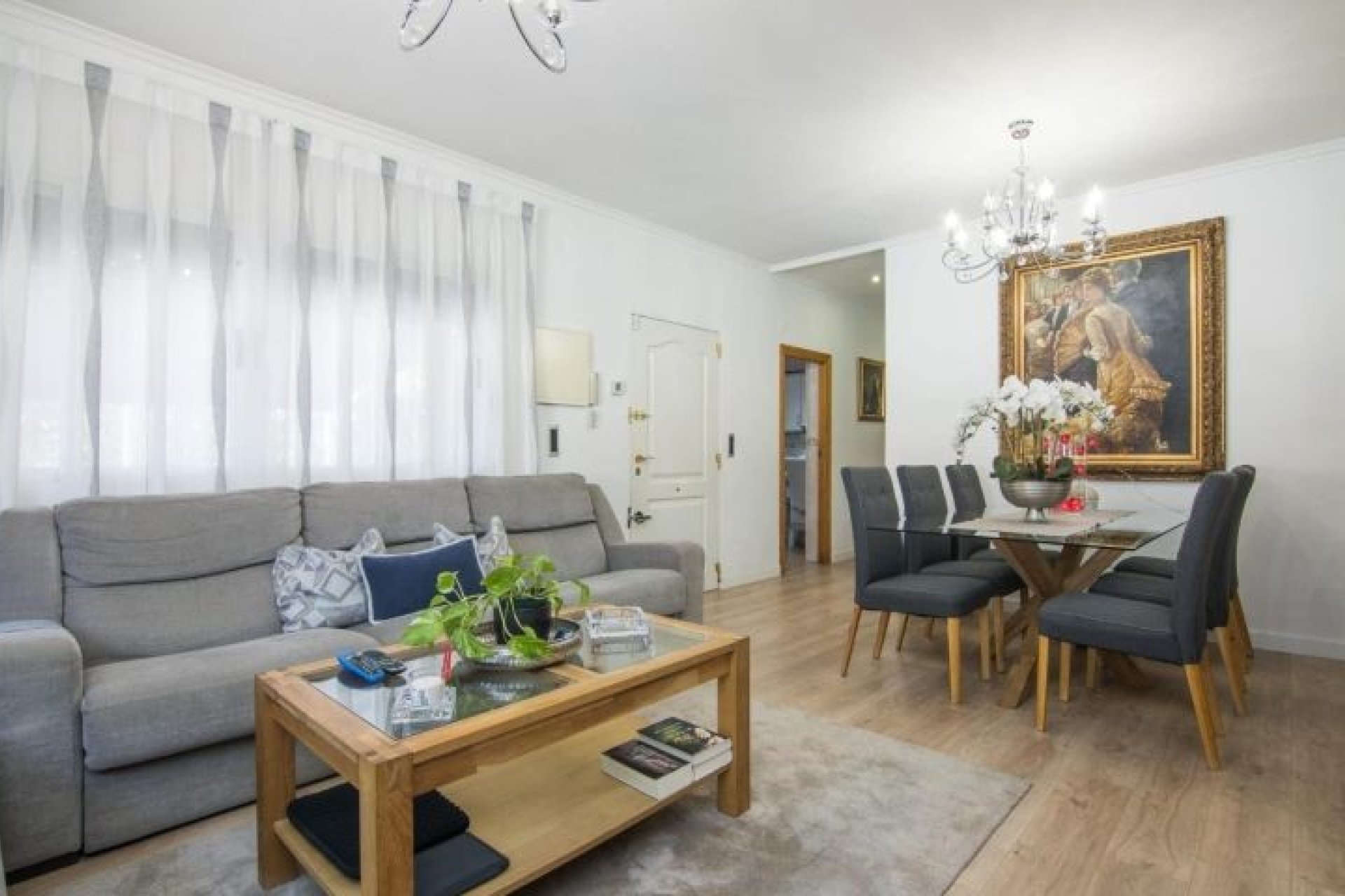 Återförsäljning - Villa -
Elche