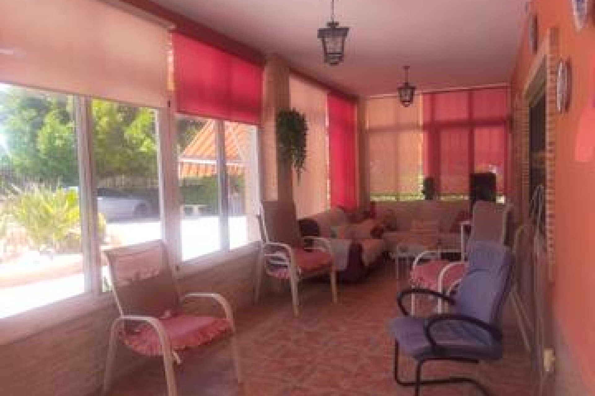 Återförsäljning - Villa -
Elche