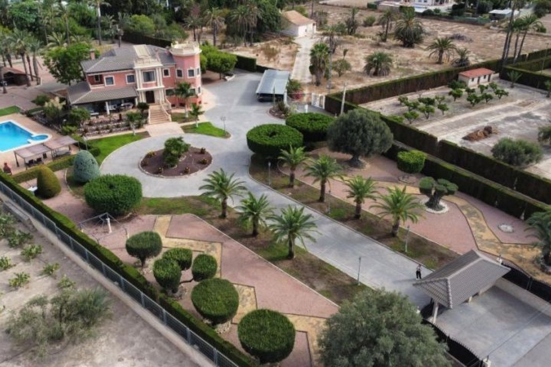 Återförsäljning - Villa -
Elche