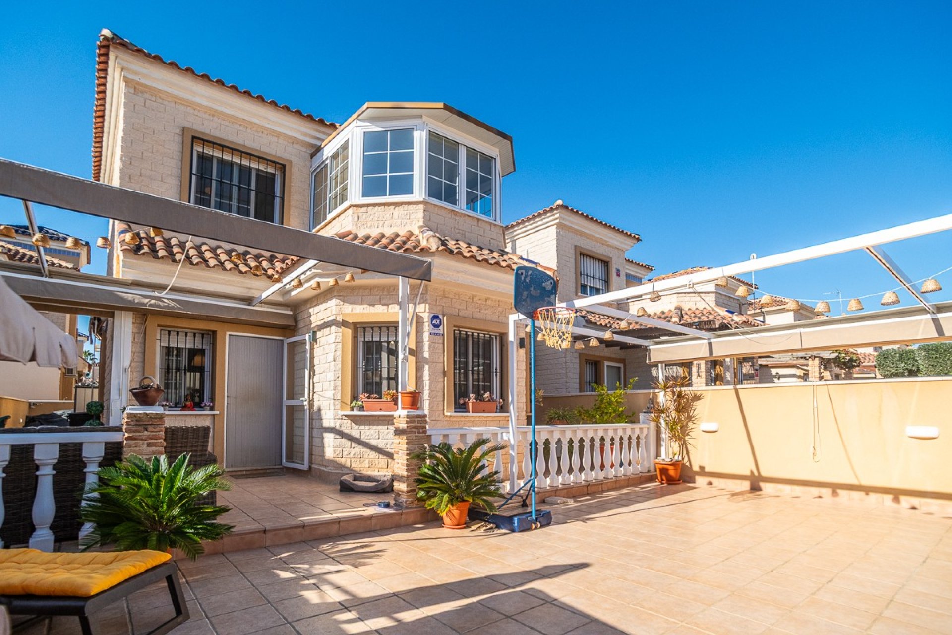 Återförsäljning - Villa -
Guardamar del Segura - EL RASO